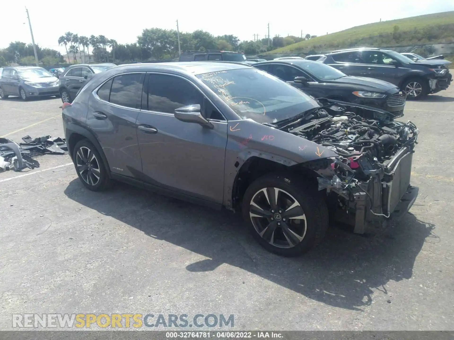 1 Photograph of a damaged car JTHP9JBH9L2026682 LEXUS UX 2020