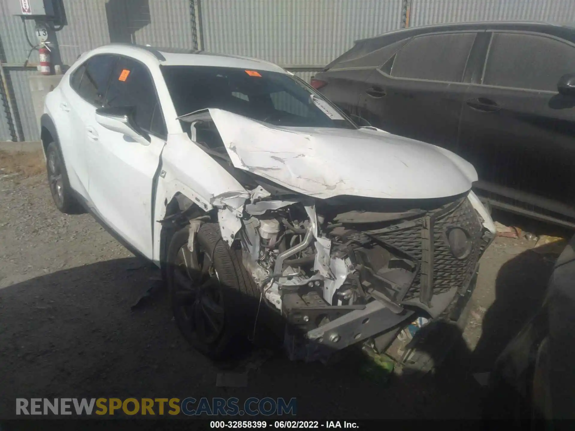 1 Photograph of a damaged car JTHR3JBH5L2022526 LEXUS UX 2020