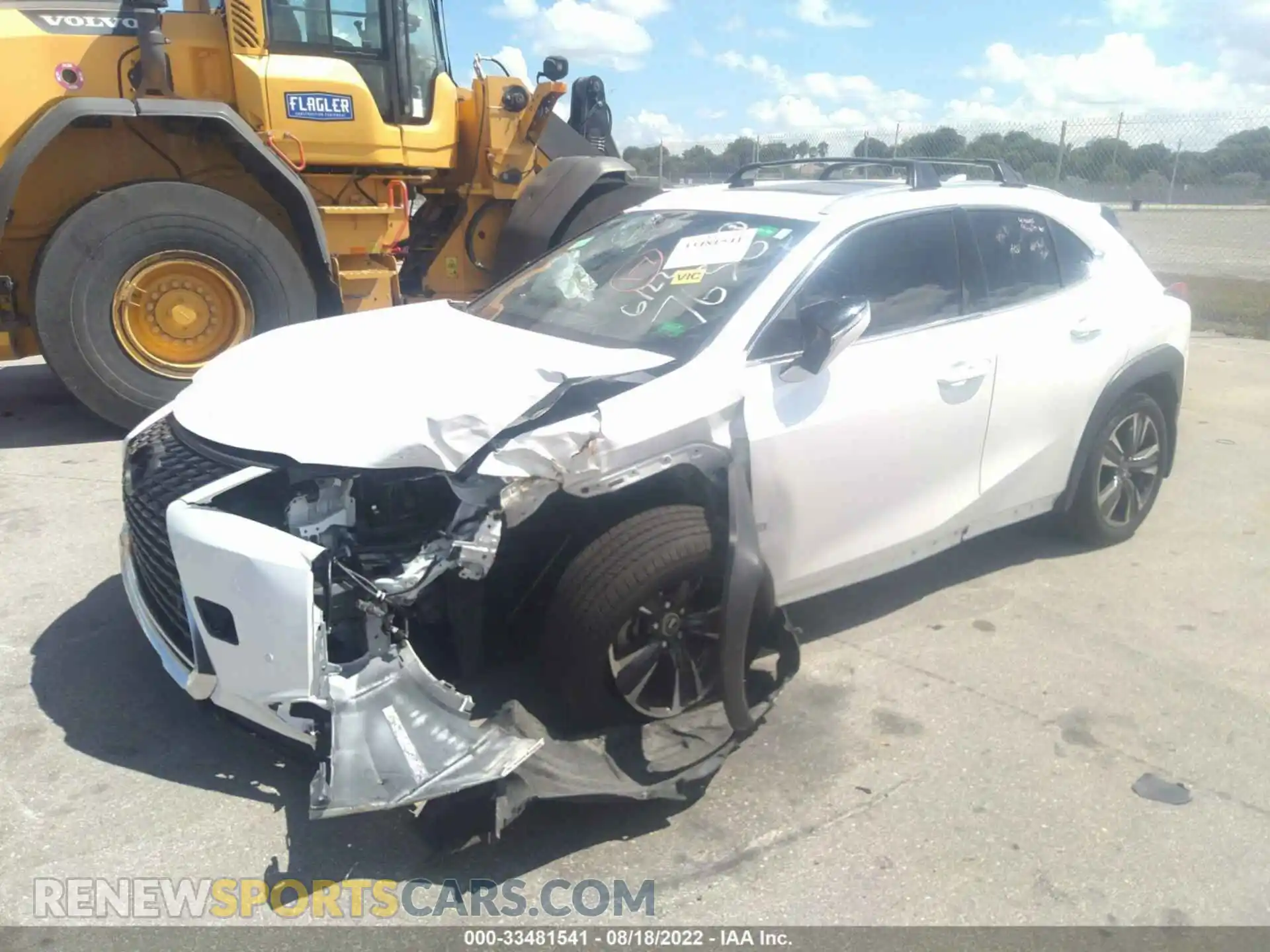 2 fotografías del automóvil dañado JTHP3JBH9M2037636 LEXUS UX 2021