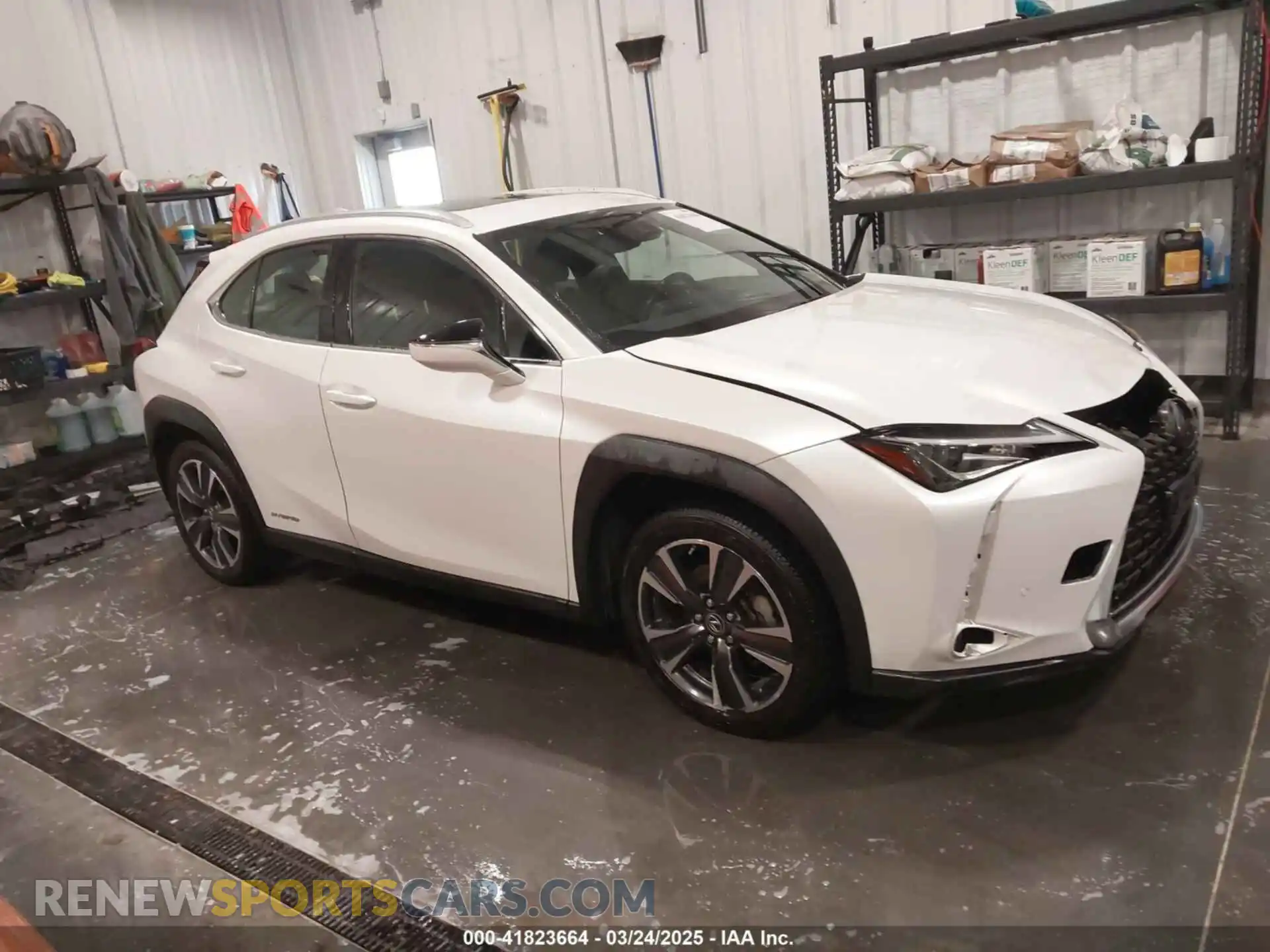 1 Фотография поврежденного автомобиля JTHP9JBH2L2025812 LEXUS UX 250H 2020