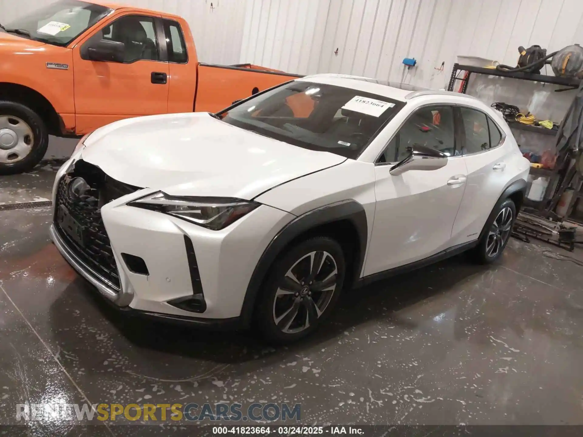 2 Фотография поврежденного автомобиля JTHP9JBH2L2025812 LEXUS UX 250H 2020