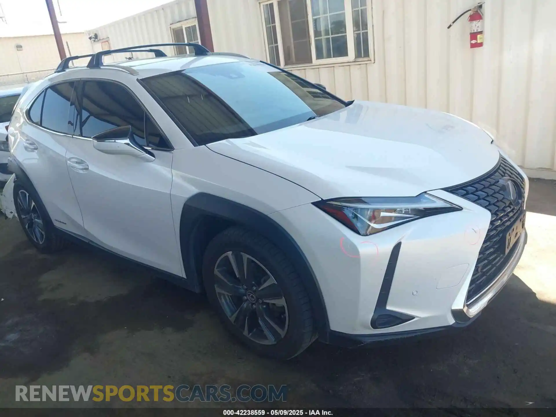 1 Photograph of a damaged car JTHP9JBH8L2033378 LEXUS UX 250H 2020