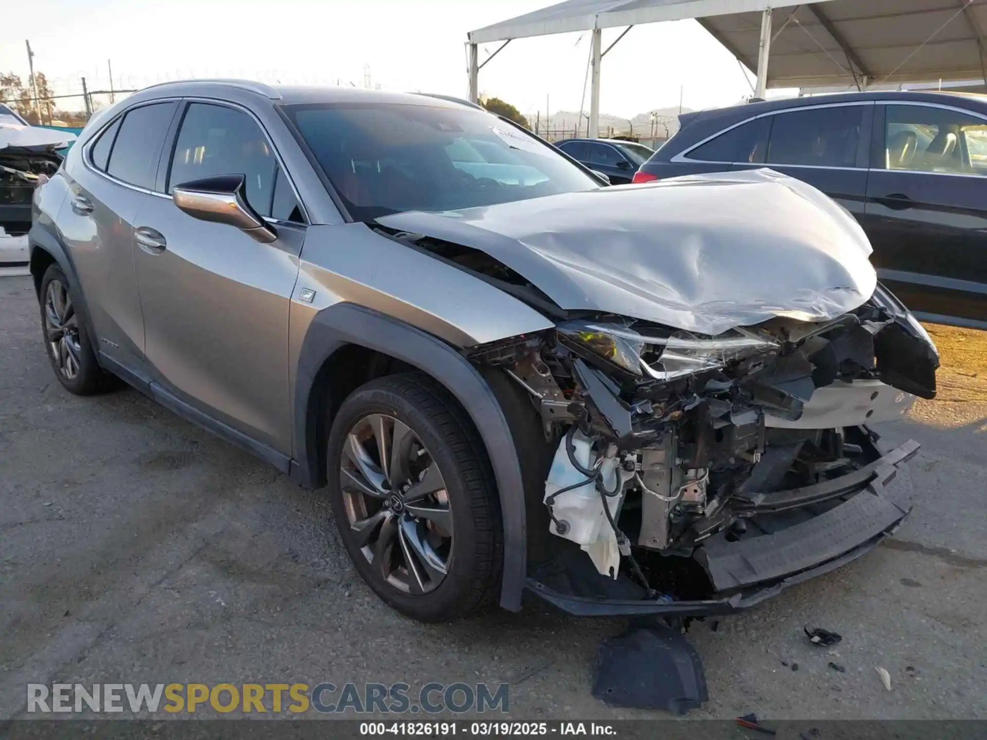 1 Фотография поврежденного автомобиля JTHE9JBHXM2041524 LEXUS UX 250H 2021