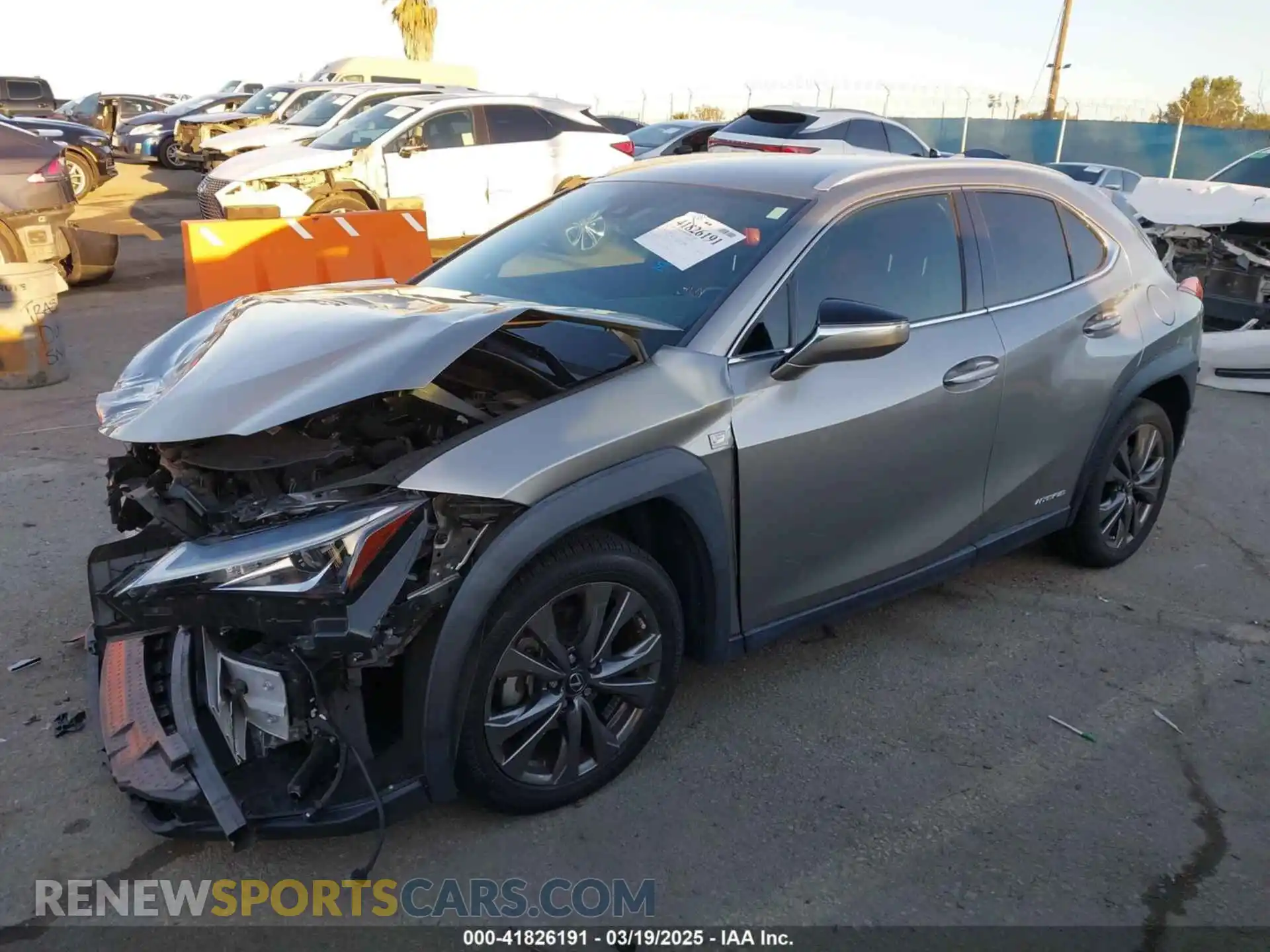 2 Фотография поврежденного автомобиля JTHE9JBHXM2041524 LEXUS UX 250H 2021