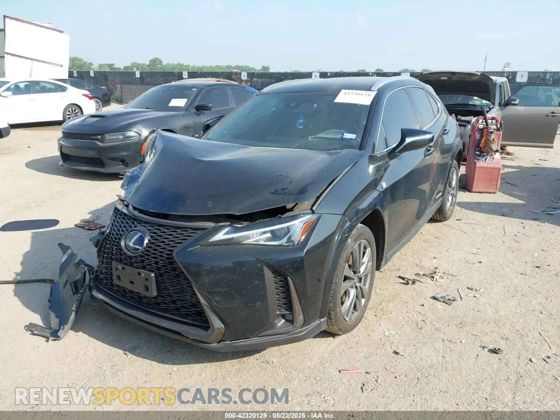 2 fotografías del automóvil dañado JTHR9JBHXN2058276 LEXUS UX 250H 2022