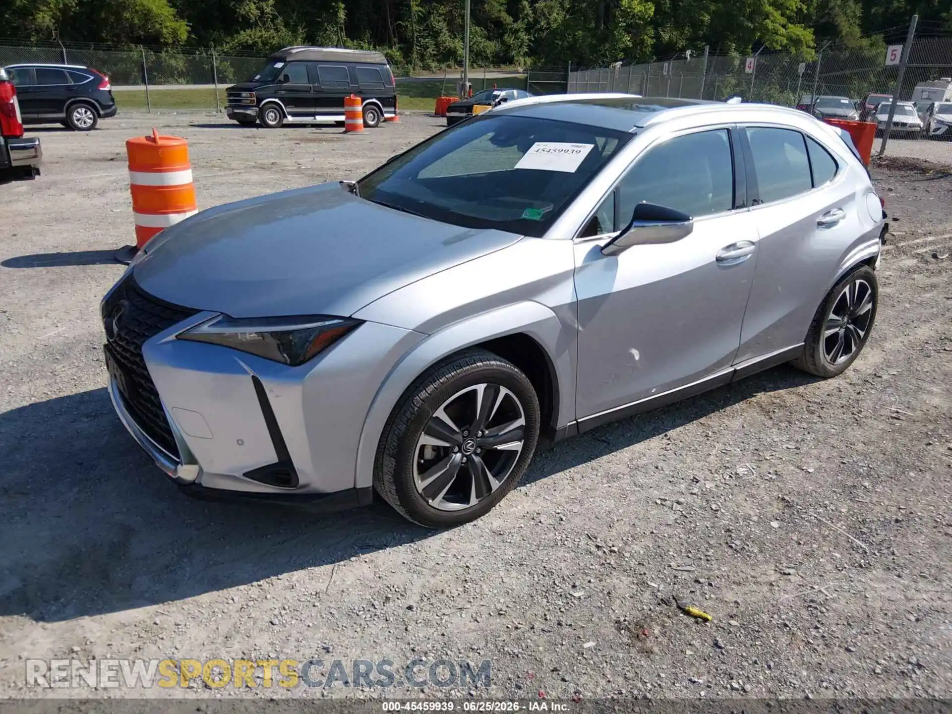 2 Фотография поврежденного автомобиля JTHP6JBHXP2157750 LEXUS UX 250H 2023