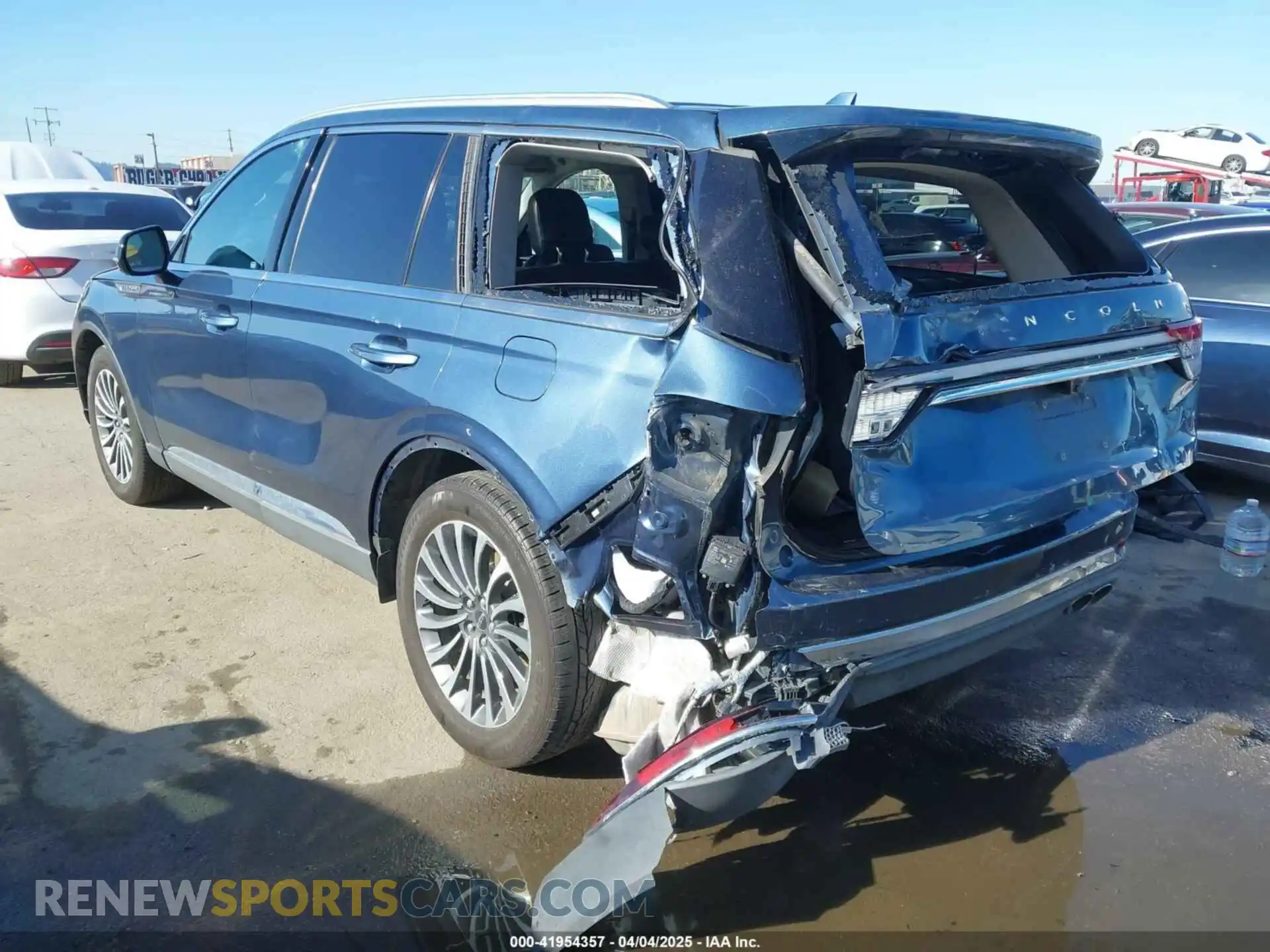 3 Photograph of a damaged car 5LM5J7WC7LGL17162 LINCOLN AVIATOR 2020