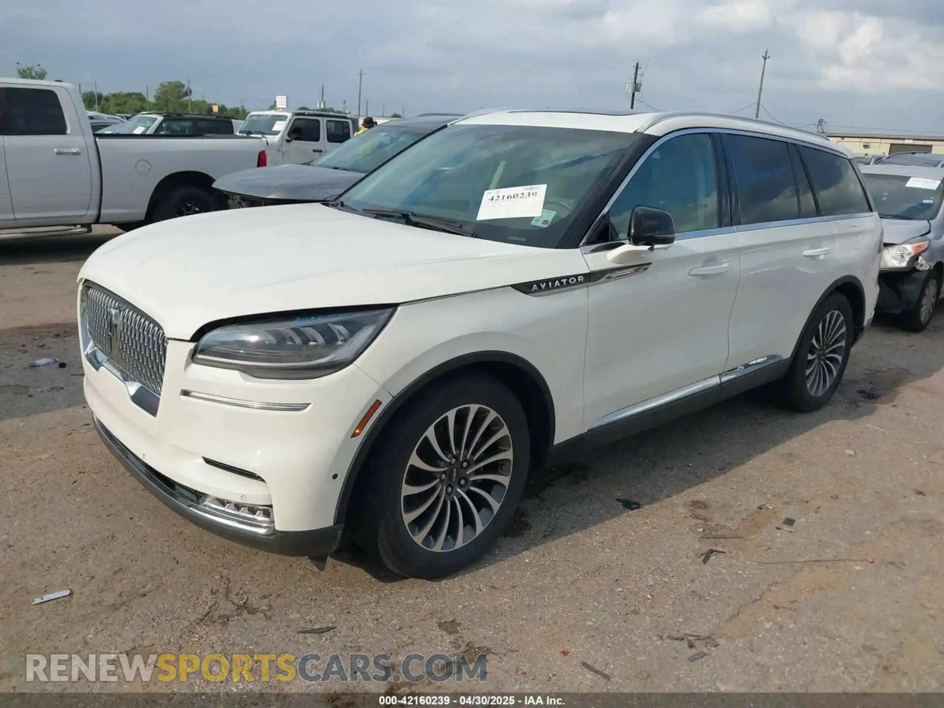 2 Photograph of a damaged car 5LM5J7WC8LGL36710 LINCOLN AVIATOR 2020