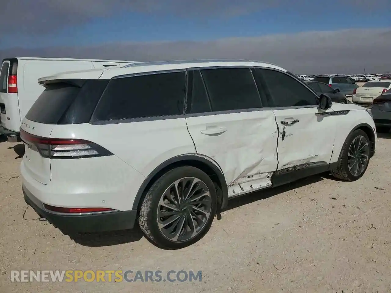 3 Photograph of a damaged car 5LM5J7XC1LGL00985 LINCOLN AVIATOR 2020