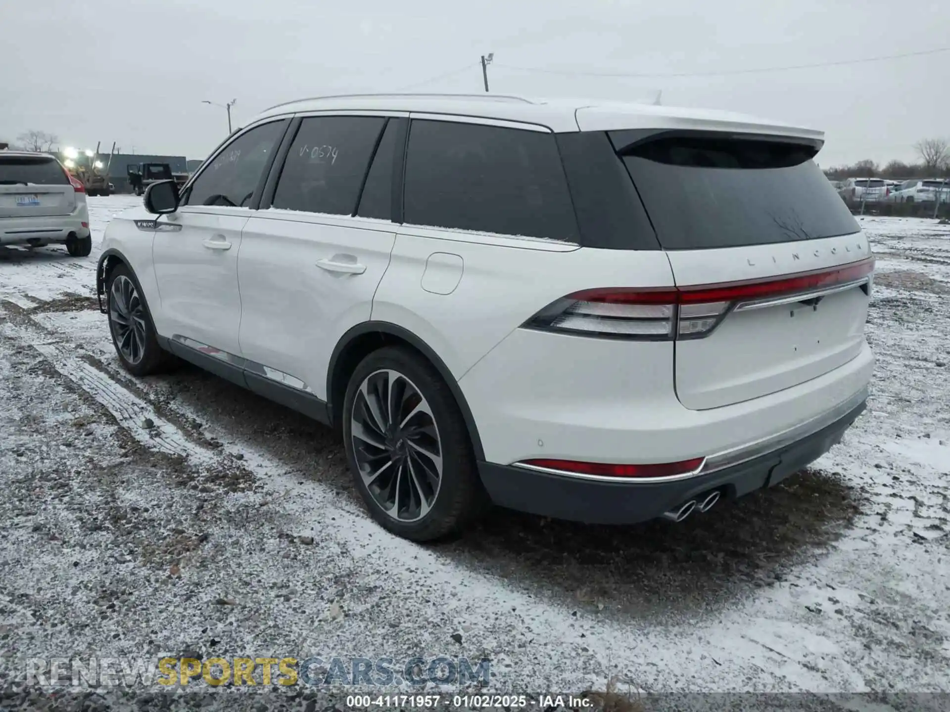3 Photograph of a damaged car 5LM5J7XC2LGL00574 LINCOLN AVIATOR 2020