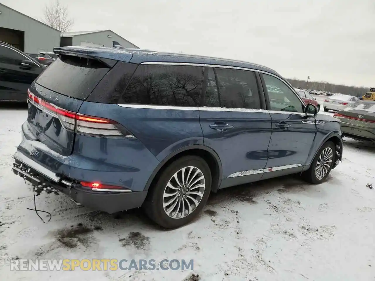 3 Photograph of a damaged car 5LM5J7XC3LGL21174 LINCOLN AVIATOR 2020