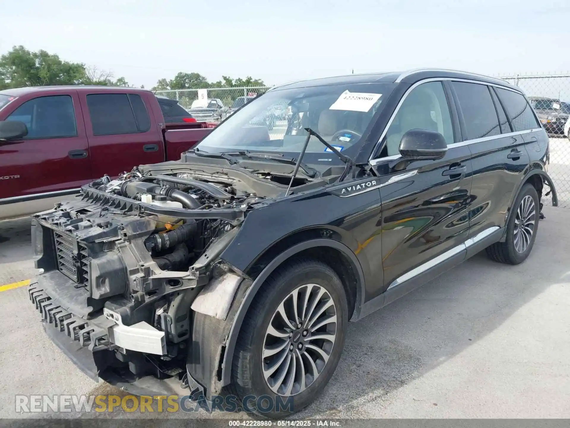 2 Photograph of a damaged car 5LM5J7XC4LGL28361 LINCOLN AVIATOR 2020