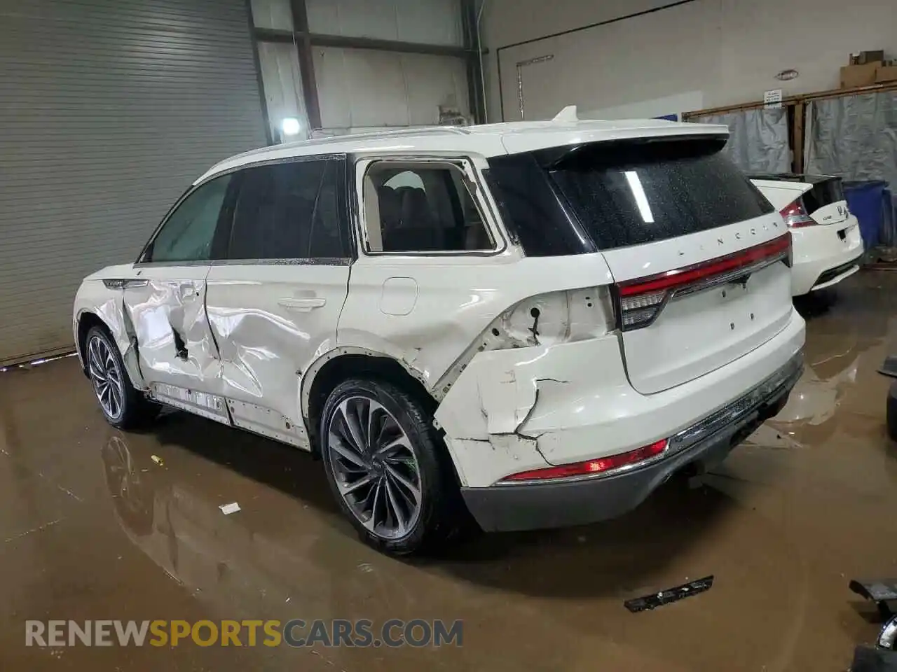 2 Photograph of a damaged car 5LM5J7XC5LGL08720 LINCOLN AVIATOR 2020