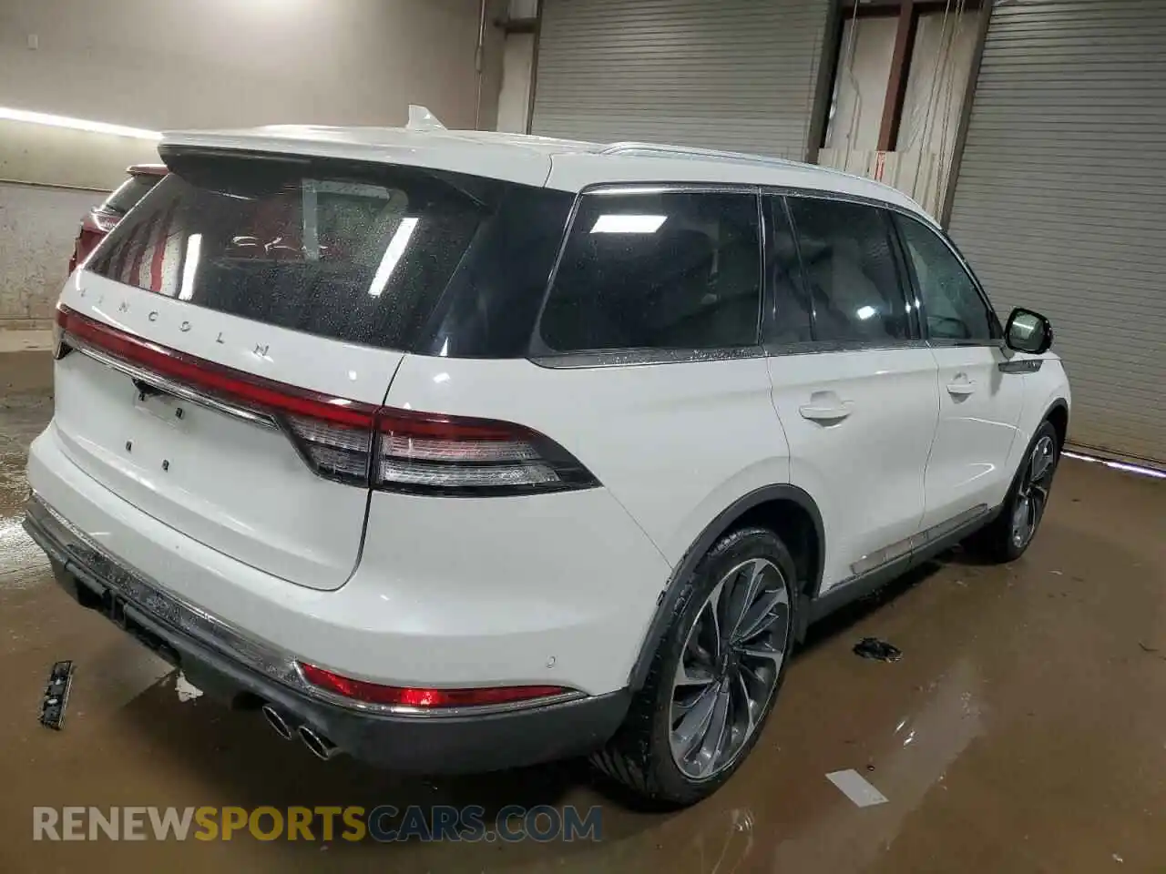 3 Photograph of a damaged car 5LM5J7XC5LGL08720 LINCOLN AVIATOR 2020