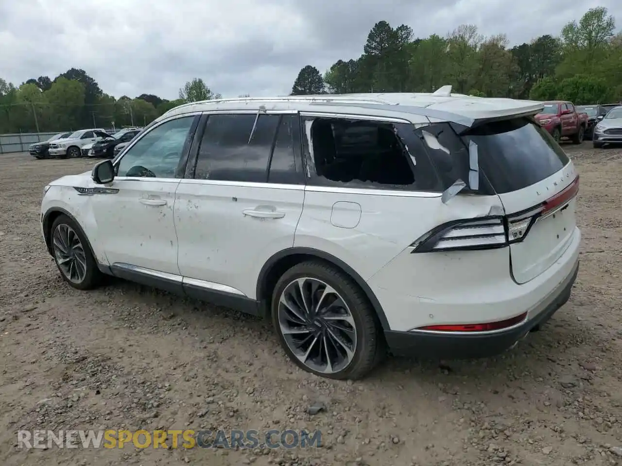 2 Photograph of a damaged car 5LM5J7XC6LGL06877 LINCOLN AVIATOR 2020