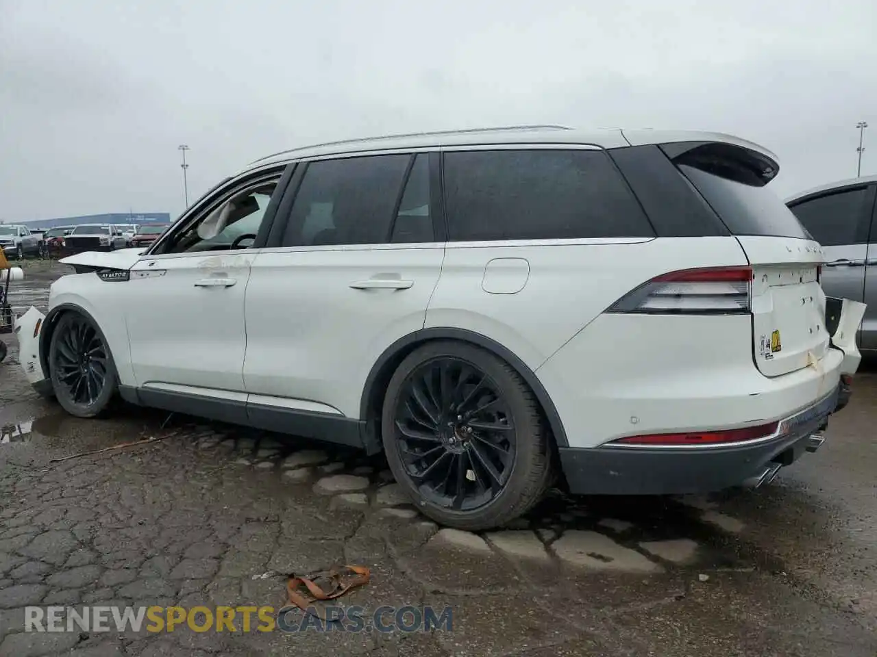 2 Photograph of a damaged car 5LM5J7XC6LGL29401 LINCOLN AVIATOR 2020
