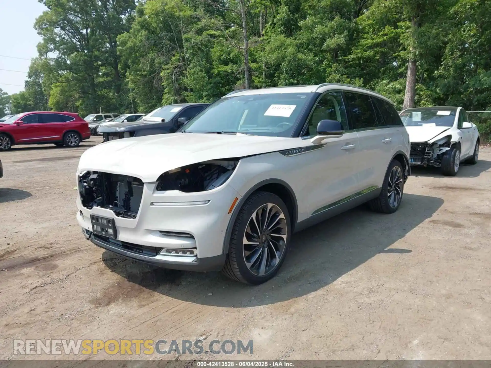2 Photograph of a damaged car 5LM5J7XC8LGL00255 LINCOLN AVIATOR 2020