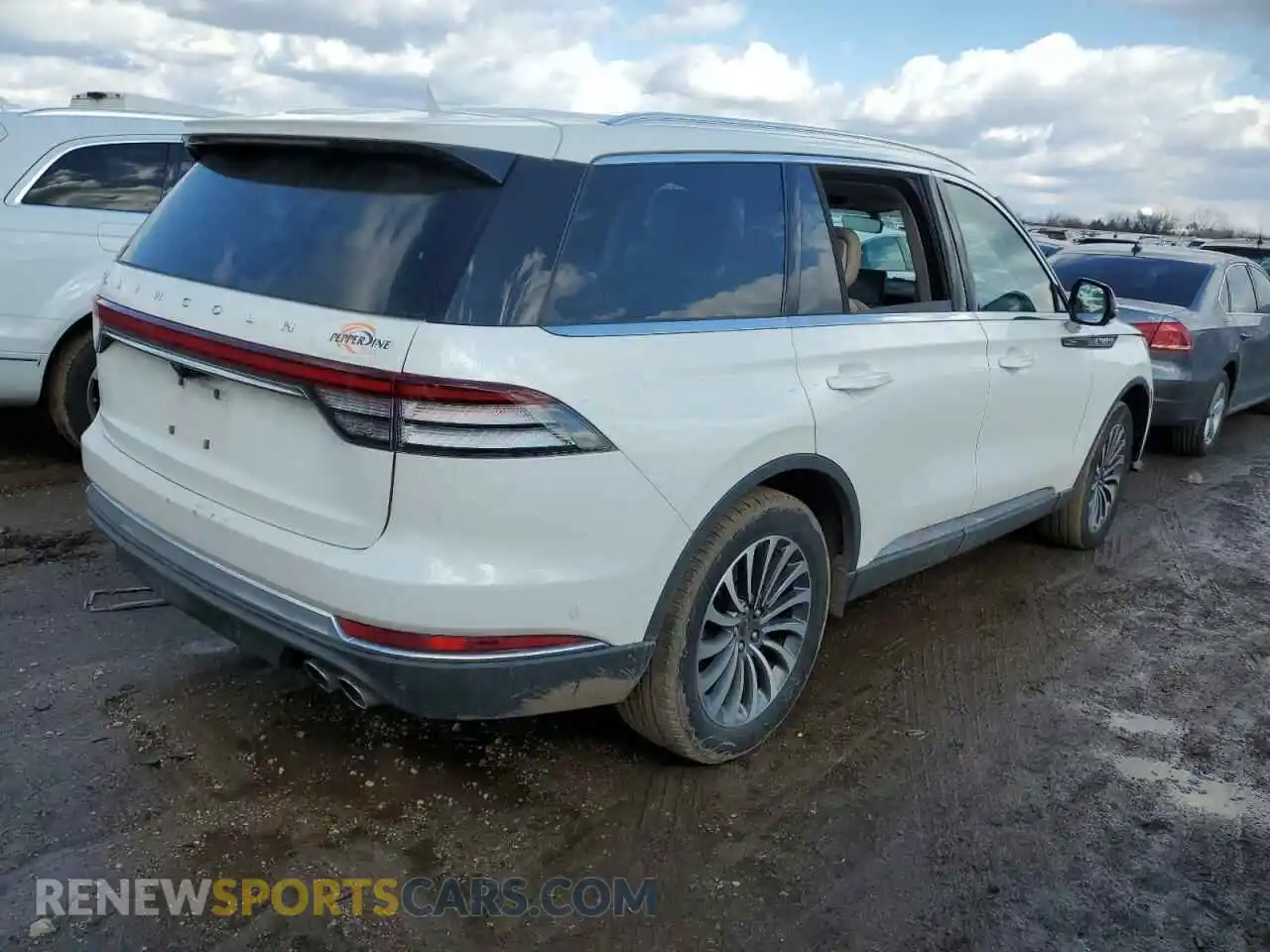 3 Photograph of a damaged car 5LM5J7XC8LGL23261 LINCOLN AVIATOR 2020