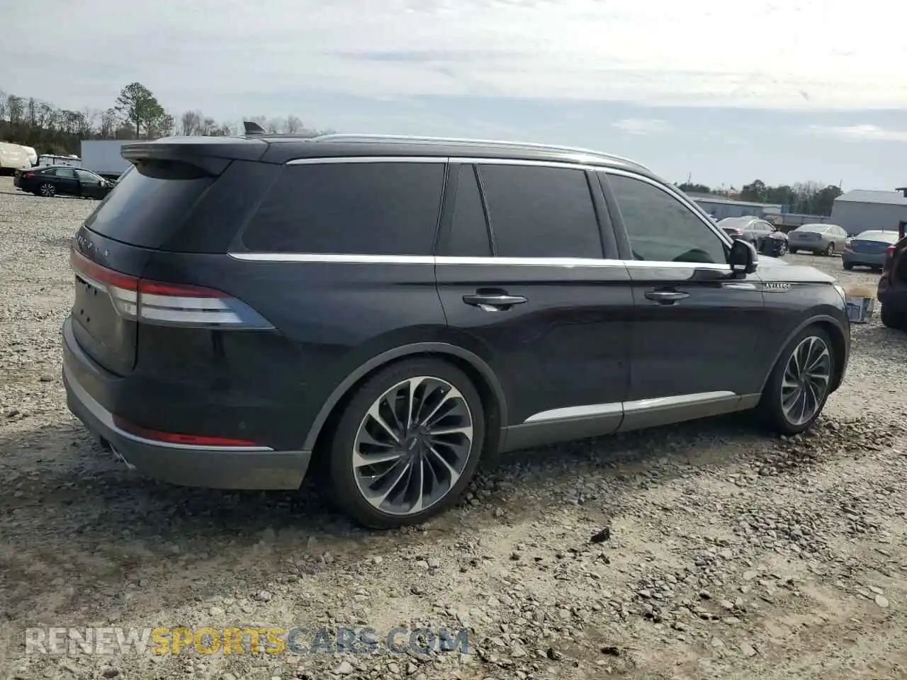 3 Photograph of a damaged car 5LM5J7XC8LGL26385 LINCOLN AVIATOR 2020