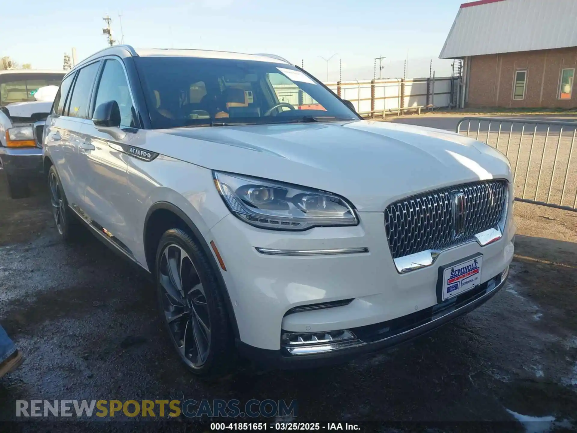 1 Photograph of a damaged car 5LM5J7XC8LGL36060 LINCOLN AVIATOR 2020