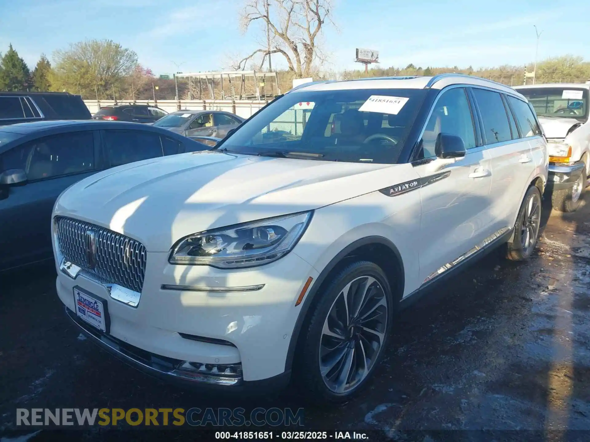 2 Photograph of a damaged car 5LM5J7XC8LGL36060 LINCOLN AVIATOR 2020