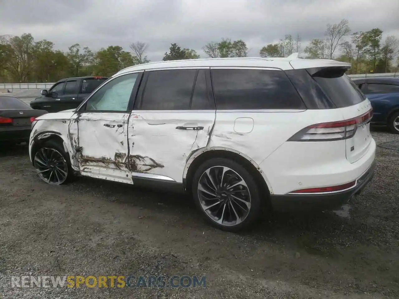 2 Photograph of a damaged car 5LM5J7XC9LGL26489 LINCOLN AVIATOR 2020