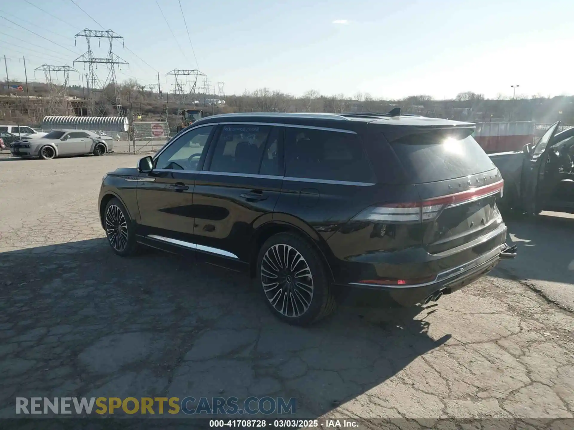 3 Photograph of a damaged car 5LM5J9XC0LGL04618 LINCOLN AVIATOR 2020