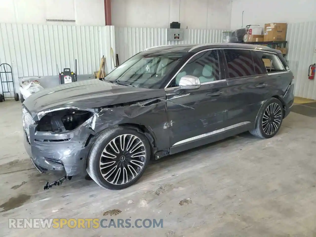 1 Photograph of a damaged car 5LM5J9XC6LGL19818 LINCOLN AVIATOR 2020