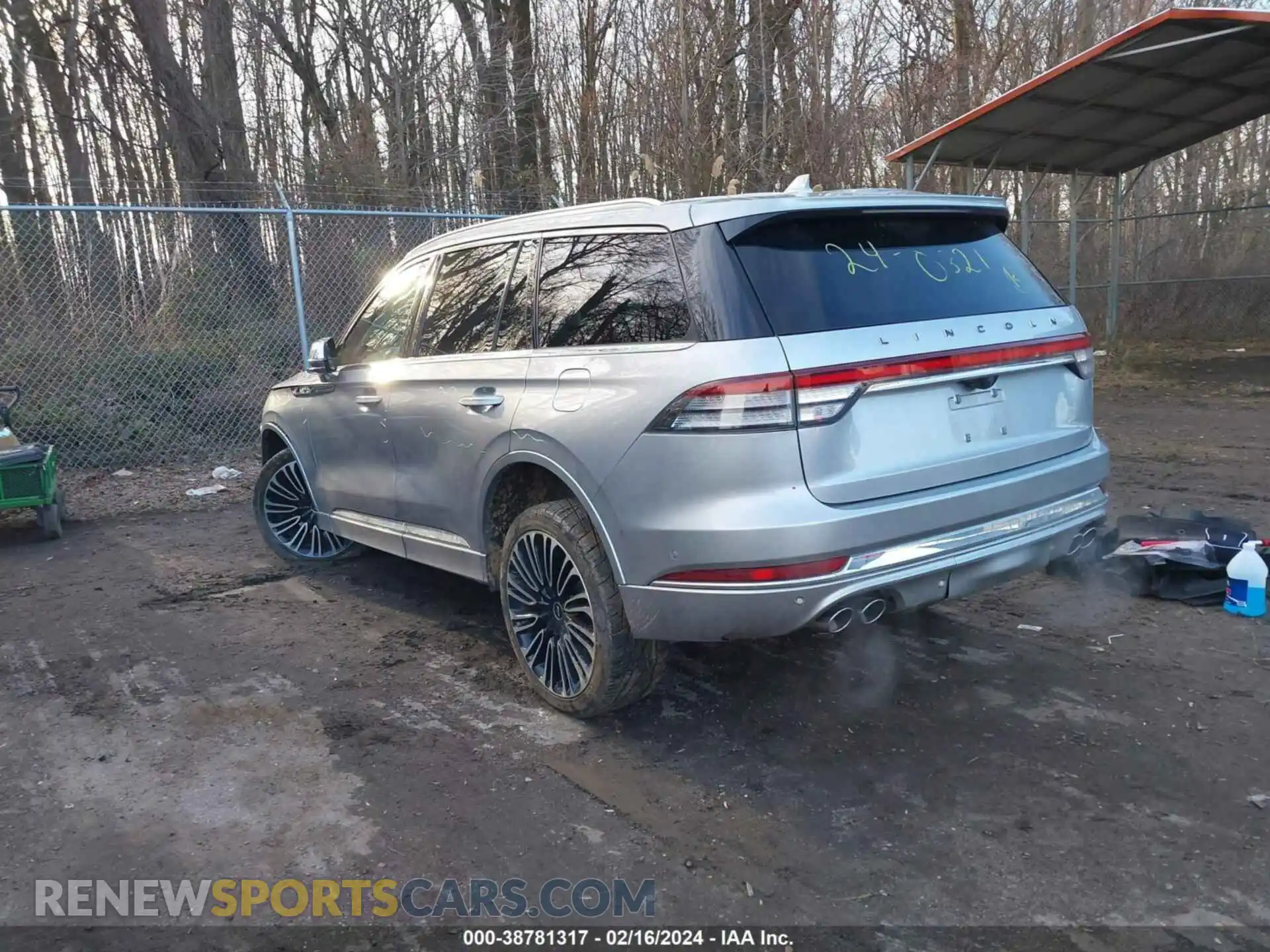 3 Photograph of a damaged car 5LM5J9XC7LGL03787 LINCOLN AVIATOR 2020