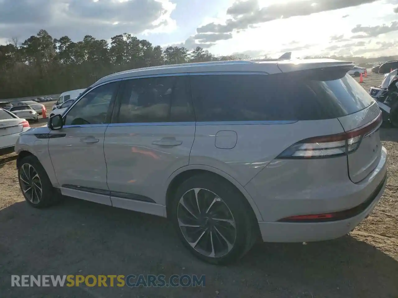 2 Photograph of a damaged car 5LMYJ8XY8LGL33769 LINCOLN AVIATOR 2020