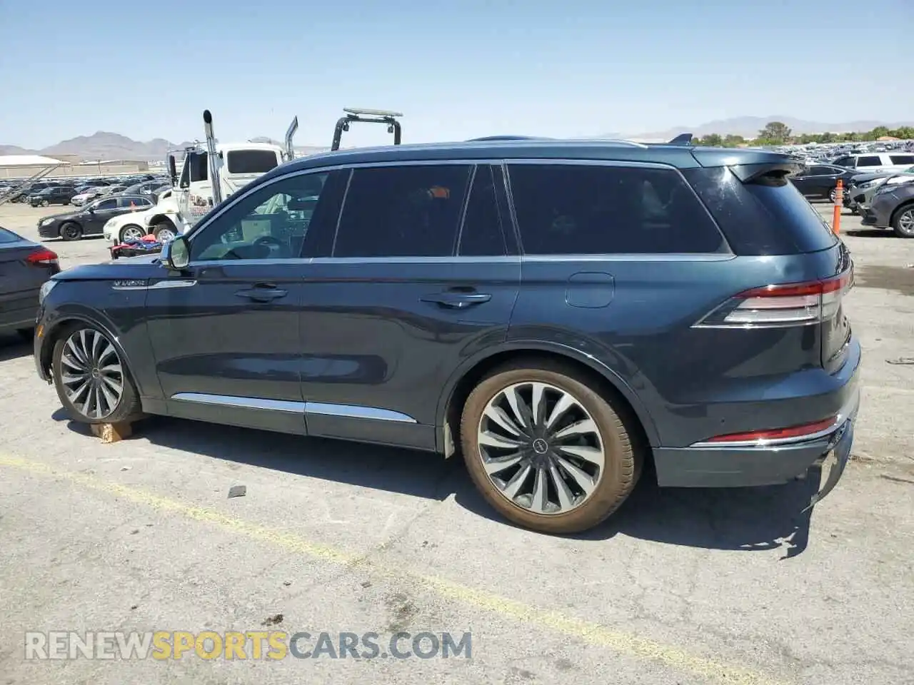 2 Photograph of a damaged car 5LMYJ9YY7LGL18829 LINCOLN AVIATOR 2020