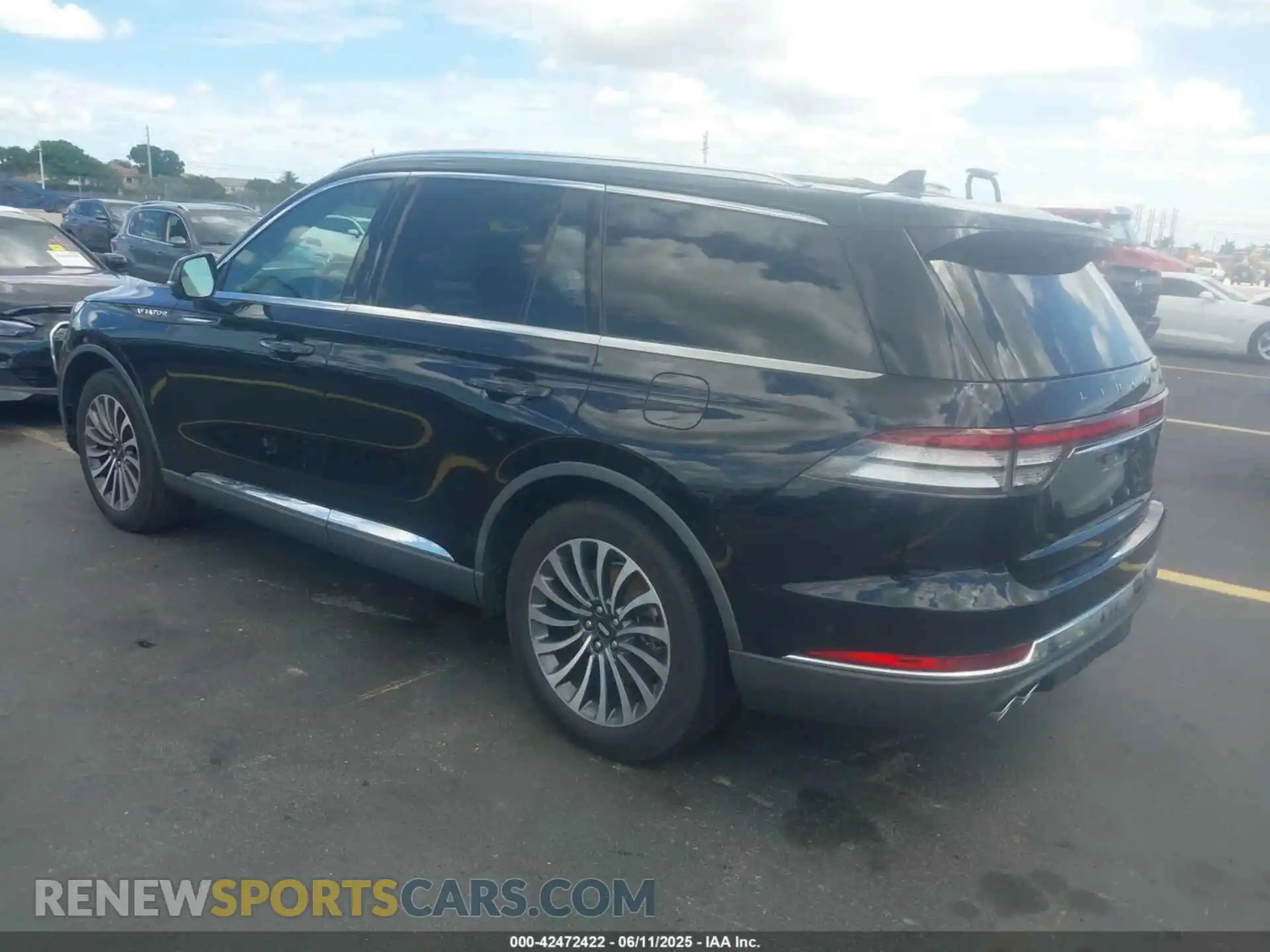 3 Photograph of a damaged car 5LM5J7WC0MGL12385 LINCOLN AVIATOR 2021