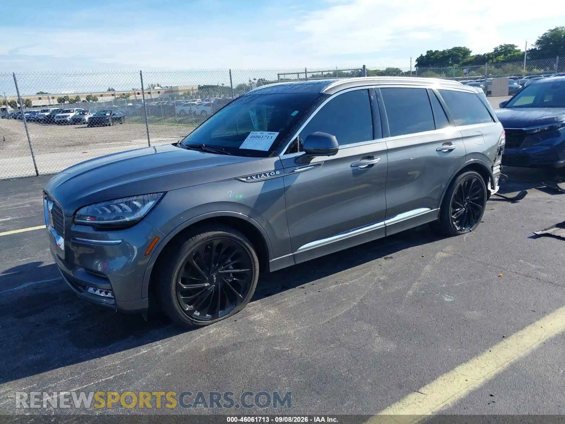 2 fotografías del automóvil dañado 5LM5J7WC0MGL18378 LINCOLN AVIATOR 2021