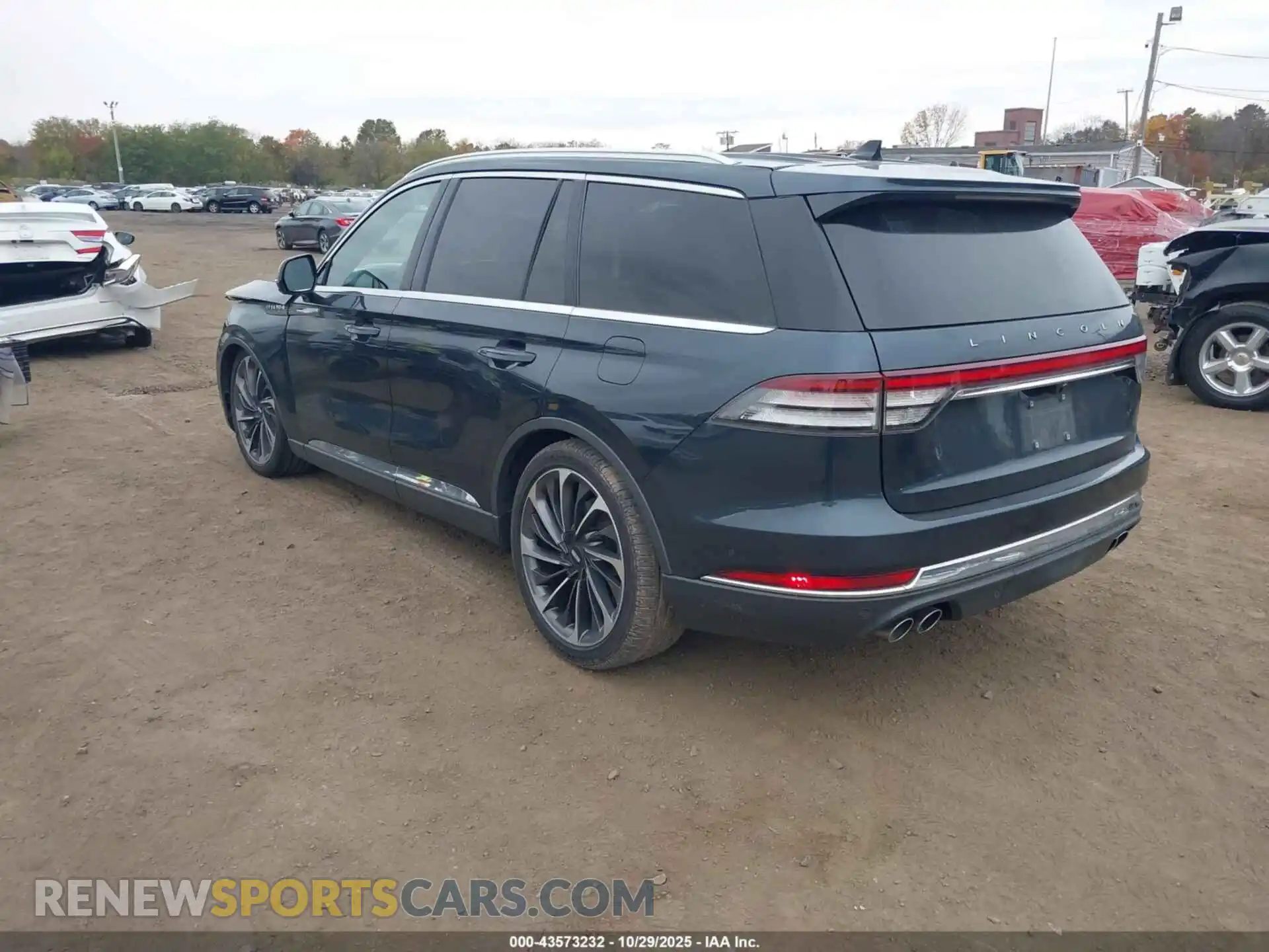 3 Photograph of a damaged car 5LM5J7XC2MGL02049 LINCOLN AVIATOR 2021