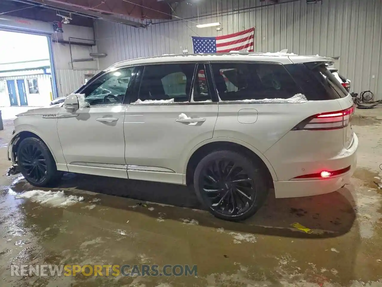 2 Photograph of a damaged car 5LM5J7XC4MGL09245 LINCOLN AVIATOR 2021