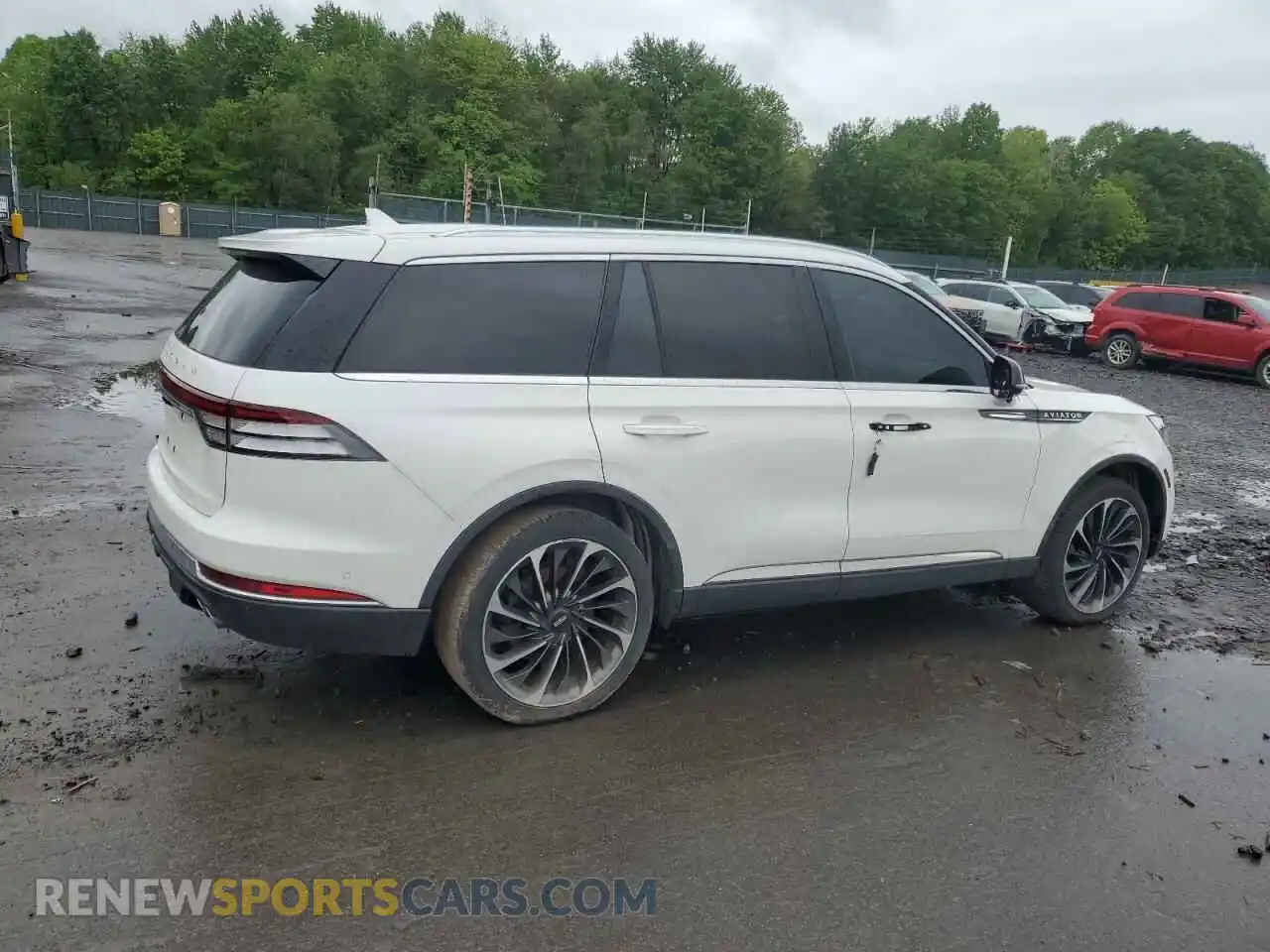 3 Photograph of a damaged car 5LM5J7XC6MGL14110 LINCOLN AVIATOR 2021