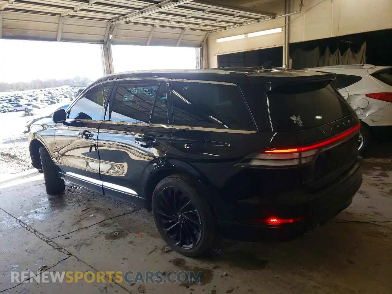 2 Photograph of a damaged car 5LM5J7XC8MGL06834 LINCOLN AVIATOR 2021