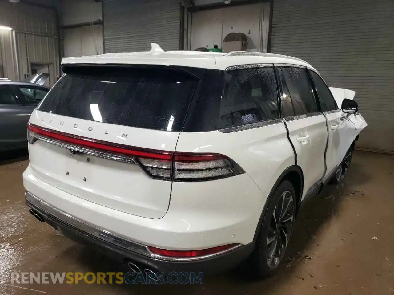 3 Photograph of a damaged car 5LM5J7XC9MGL00539 LINCOLN AVIATOR 2021