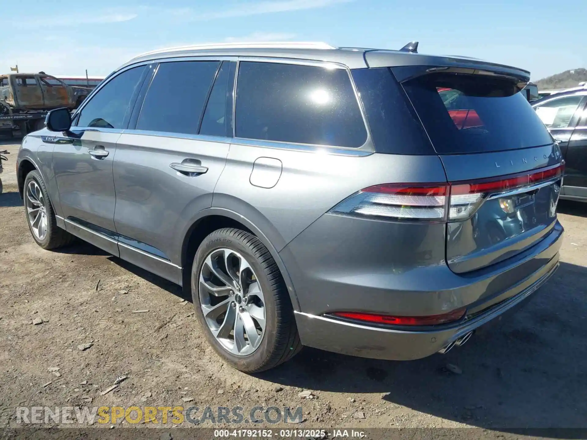3 Photograph of a damaged car 5LMYJ8XY0MNL02044 LINCOLN AVIATOR 2021