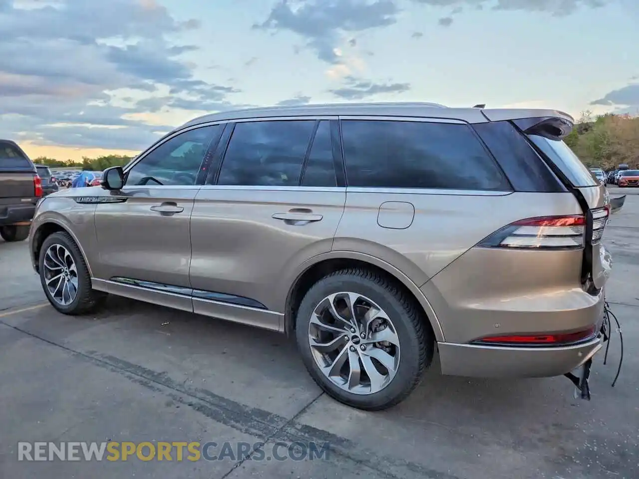 2 Фотография поврежденного автомобиля 5LMYJ8XY6MNL01609 LINCOLN AVIATOR 2021