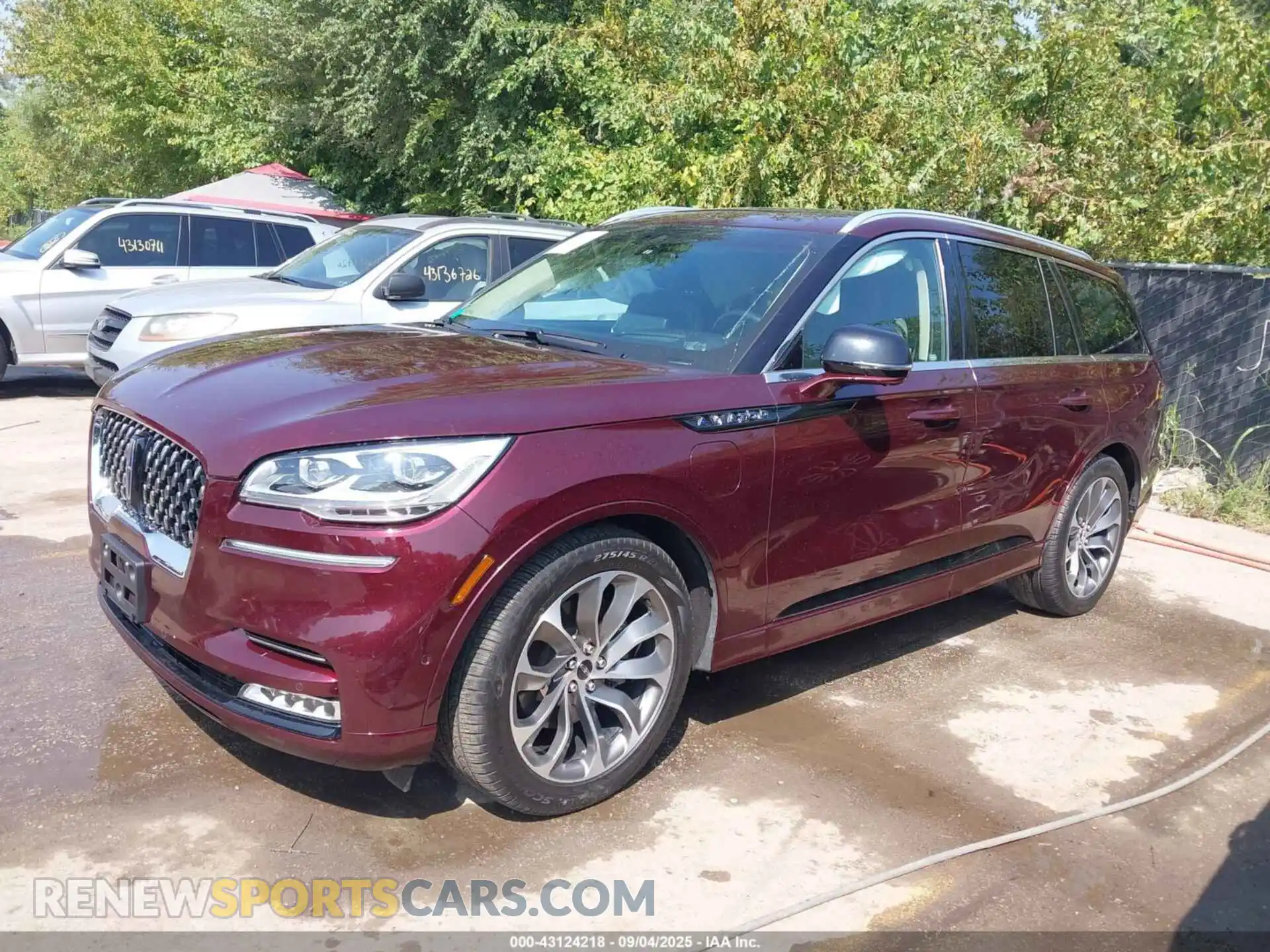 2 fotografías del automóvil dañado 5LMYJ8XY6MNL01979 LINCOLN AVIATOR 2021