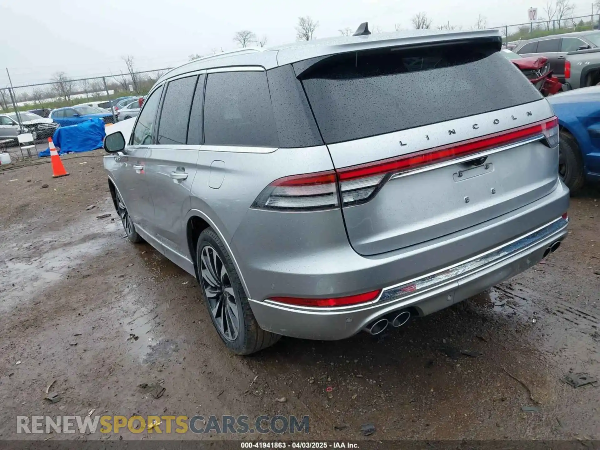 3 Photograph of a damaged car 5LMYJ9YY2MNL01224 LINCOLN AVIATOR 2021