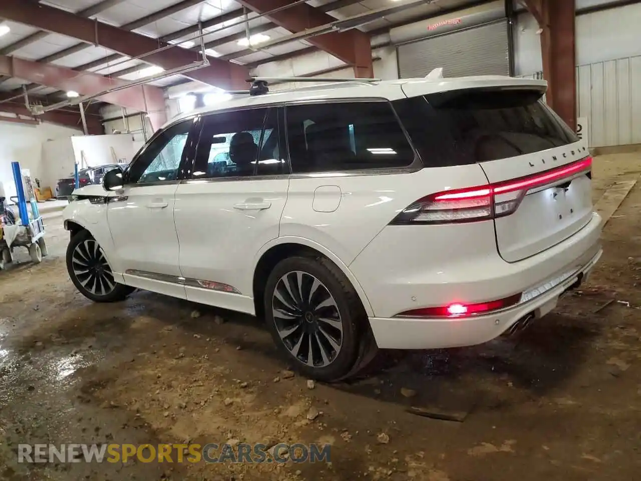2 Photograph of a damaged car 5LMYJ9YY5MNL00858 LINCOLN AVIATOR 2021