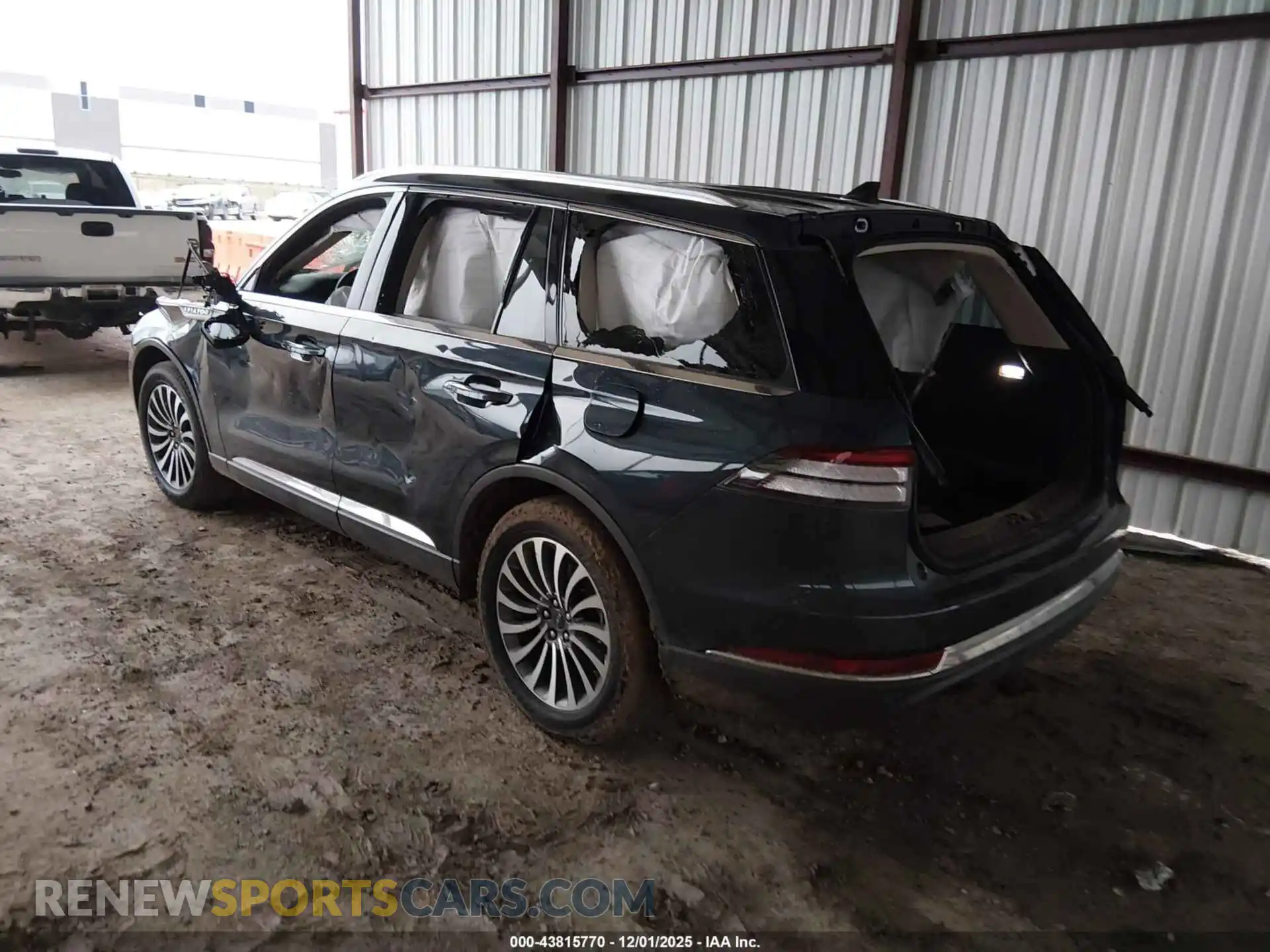 3 Photograph of a damaged car 5LM5J7WC4NGL03142 LINCOLN AVIATOR 2022