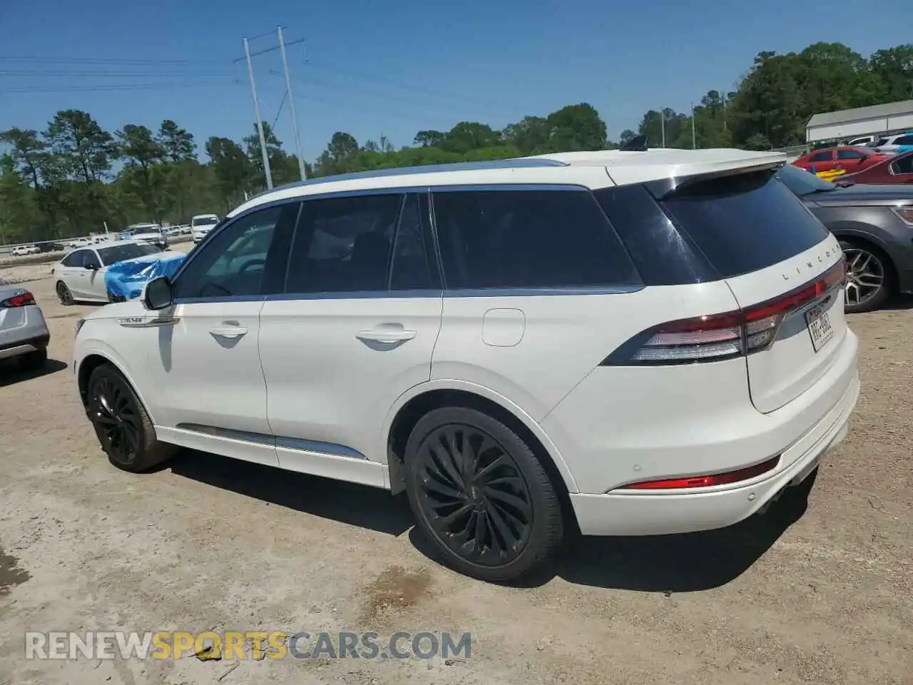 2 Photograph of a damaged car 5LM5J7WC4NGL05635 LINCOLN AVIATOR 2022