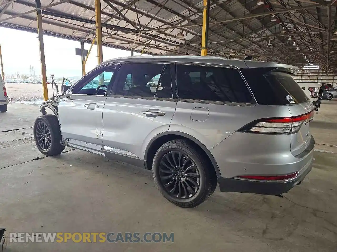 2 Photograph of a damaged car 5LM5J7XC0NGL04769 LINCOLN AVIATOR 2022
