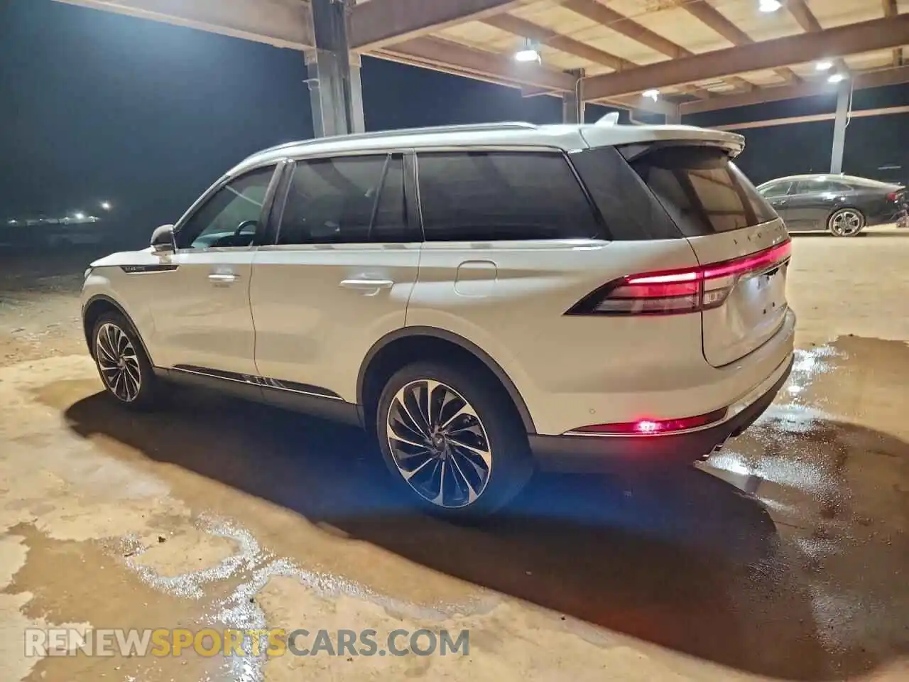 2 Photograph of a damaged car 5LM5J7XC2NGL07561 LINCOLN AVIATOR 2022