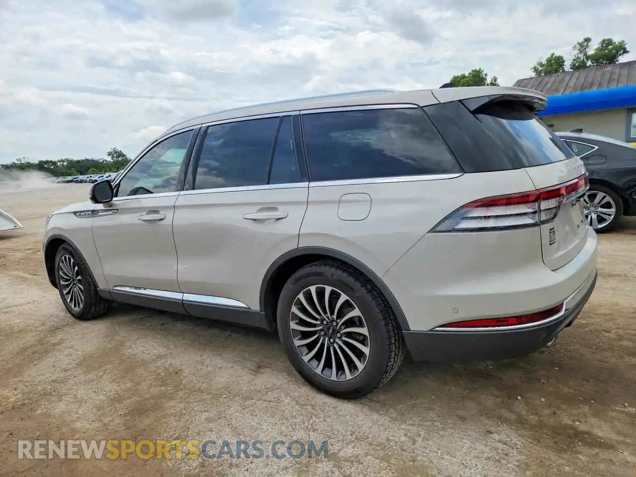 2 Photograph of a damaged car 5LM5J7XC5NGL17467 LINCOLN AVIATOR 2022