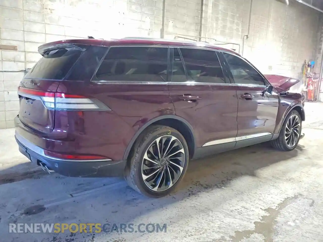 3 Photograph of a damaged car 5LM5J7XC9NGL07489 LINCOLN AVIATOR 2022