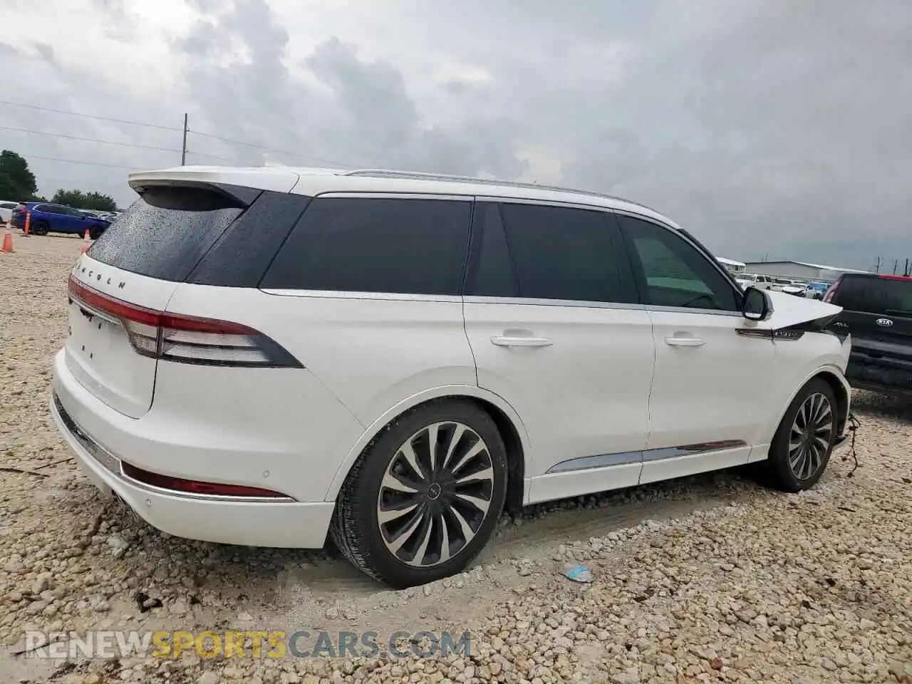 3 Photograph of a damaged car 5LMYJ9YY3NNL00231 LINCOLN AVIATOR 2022